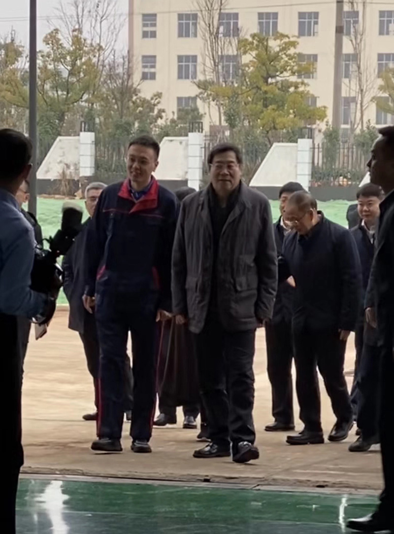 湖南省委書記杜家毫一行來華亞數(shù)控懷化生產(chǎn)基地視察 湖南省委書記杜家毫一行來華亞數(shù)控懷化生產(chǎn)基地視察